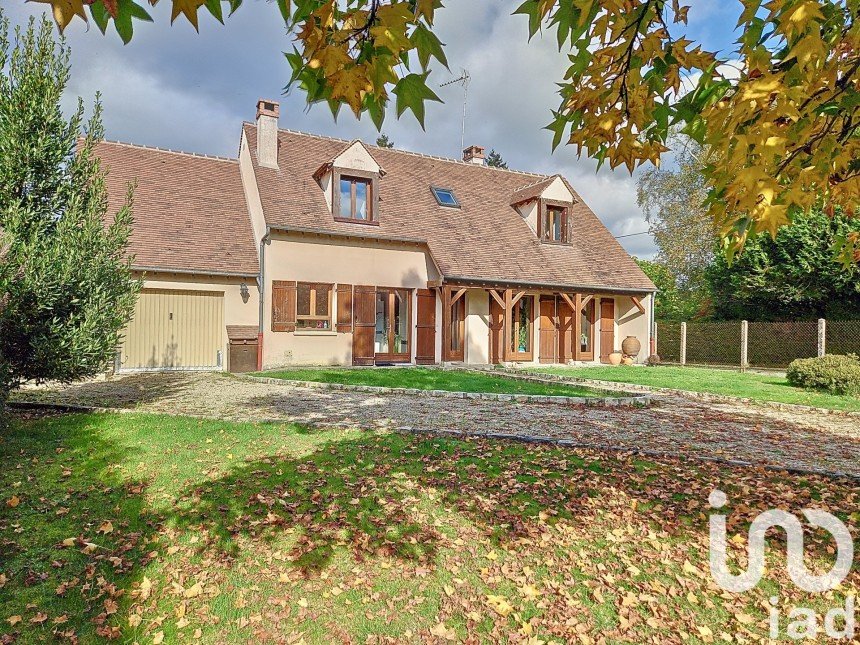 Traditional house 5 rooms of 105 m² in Le Vaudoué (77123)