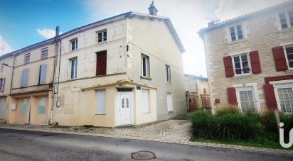 Maison de ville 6 pièces de 105 m² à Chef-Boutonne (79110)