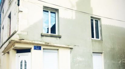 Maison de ville 6 pièces de 105 m² à Chef-Boutonne (79110)