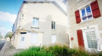 Maison de ville 6 pièces de 105 m² à Chef-Boutonne (79110)