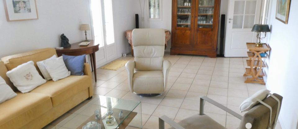 Traditional house 6 rooms of 160 m² in Pierrefeu-du-Var (83390)