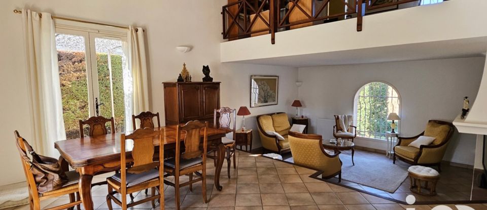 Traditional house 7 rooms of 168 m² in Le Castellet (83330)