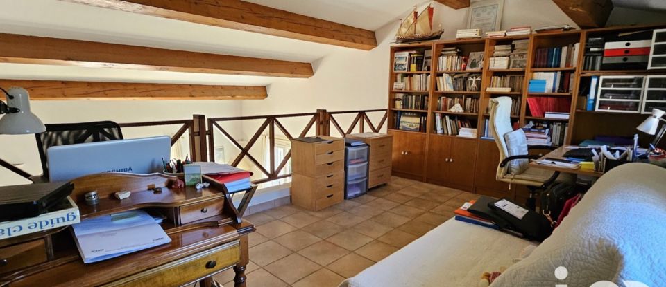 Traditional house 7 rooms of 168 m² in Le Castellet (83330)