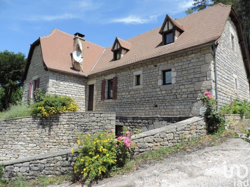 House 6 rooms of 155 m² in Le Montat (46090)