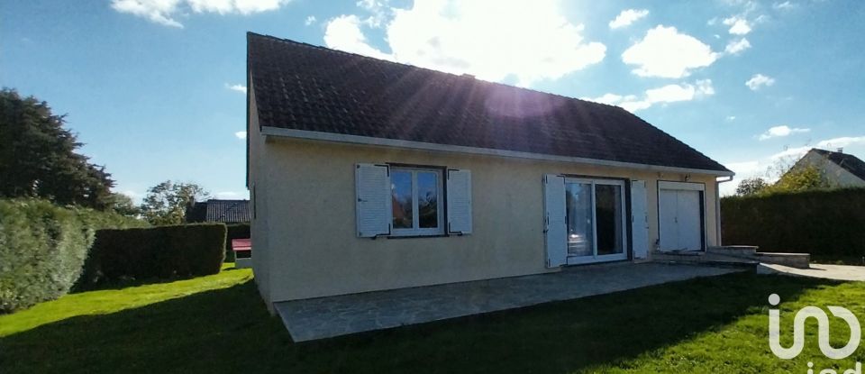 Maison traditionnelle 4 pièces de 85 m² à Montigny-le-Chartif (28120)