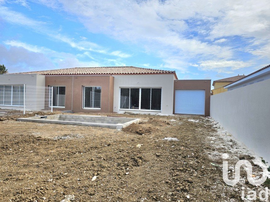 Maison 4 pièces de 109 m² à Villeneuve-lès-Béziers (34420)