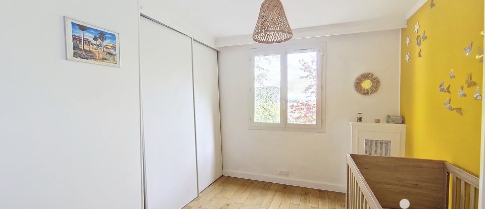 Appartement 3 pièces de 55 m² à Clamart (92140)