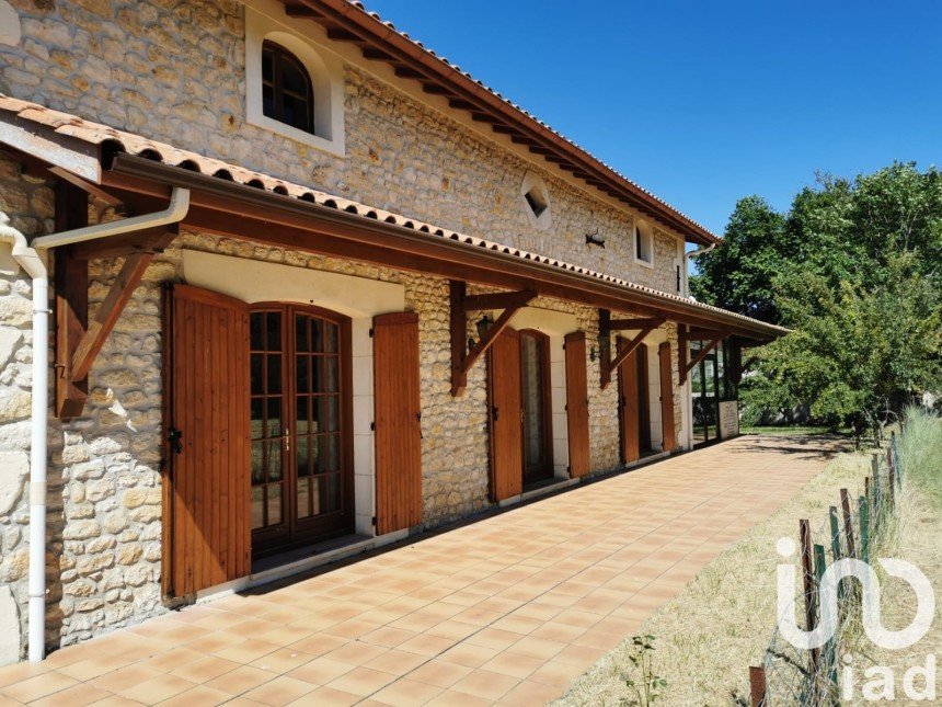 Country house 6 rooms of 192 m² in Gaillan-en-Médoc (33340)