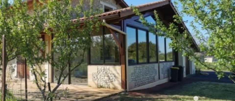 Country house 6 rooms of 192 m² in Gaillan-en-Médoc (33340)