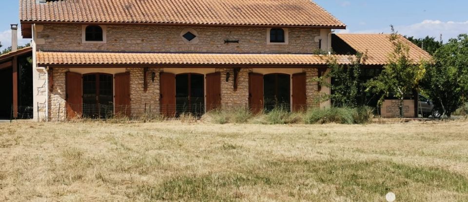 Country house 6 rooms of 192 m² in Gaillan-en-Médoc (33340)