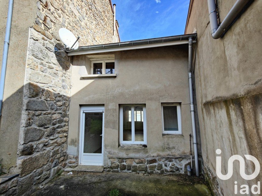 Maison de village 4 pièces de 70 m² à Rochepaule (07320)