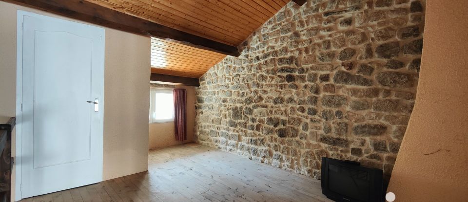 Maison de village 4 pièces de 70 m² à Rochepaule (07320)