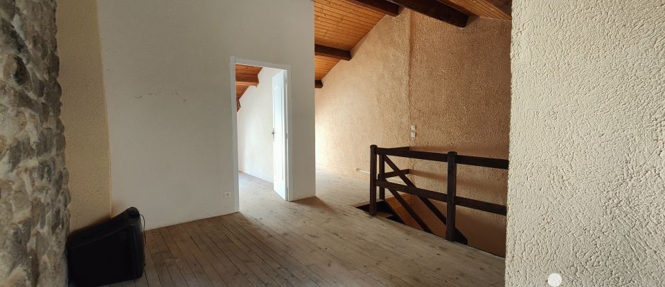 Village house 4 rooms of 70 m² in Rochepaule (07320)