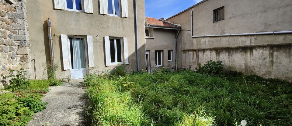 Maison de village 7 pièces de 84 m² à Rochepaule (07320)