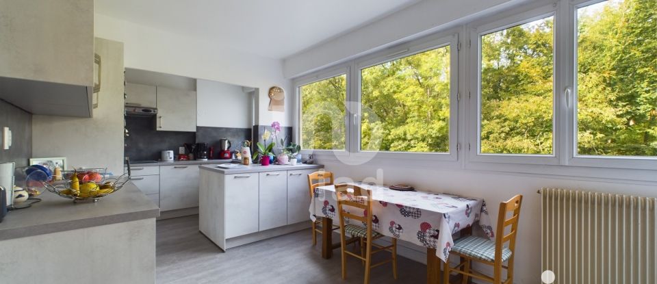 Appartement 5 pièces de 118 m² à Vaux-le-Pénil (77000)