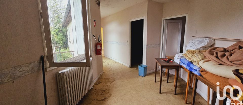 Maison 12 pièces de 214 m² à Asprières (12700)