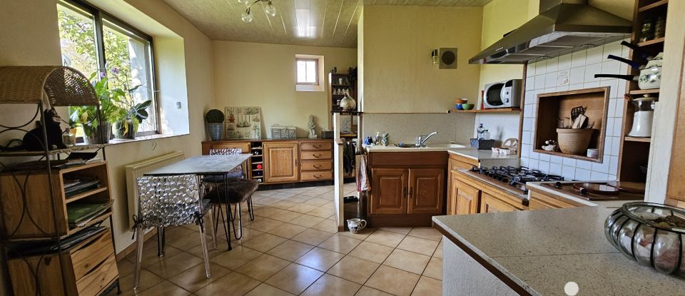 Village house 6 rooms of 170 m² in Prompsat (63200)