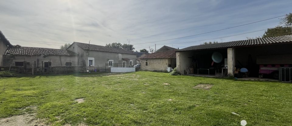 Farm 4 rooms of 88 m² in Saint-Savin (86310)