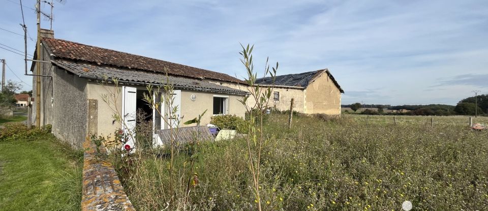 Ferme 4 pièces de 88 m² à Saint-Savin (86310)