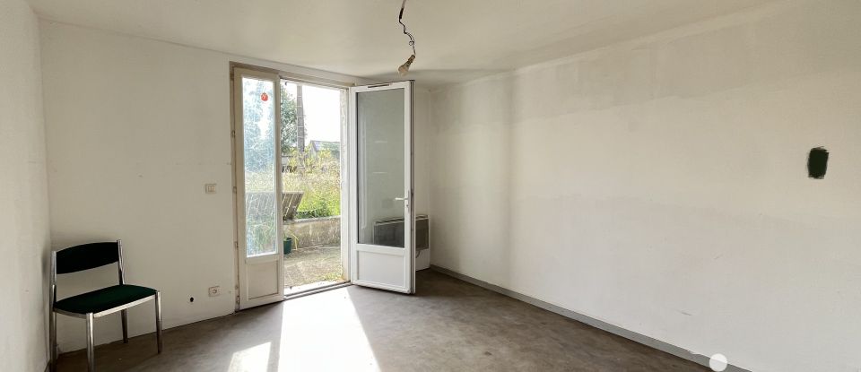 Ferme 4 pièces de 88 m² à Saint-Savin (86310)