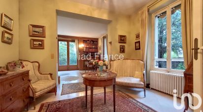 House 9 rooms of 160 m² in Vaucresson (92420)