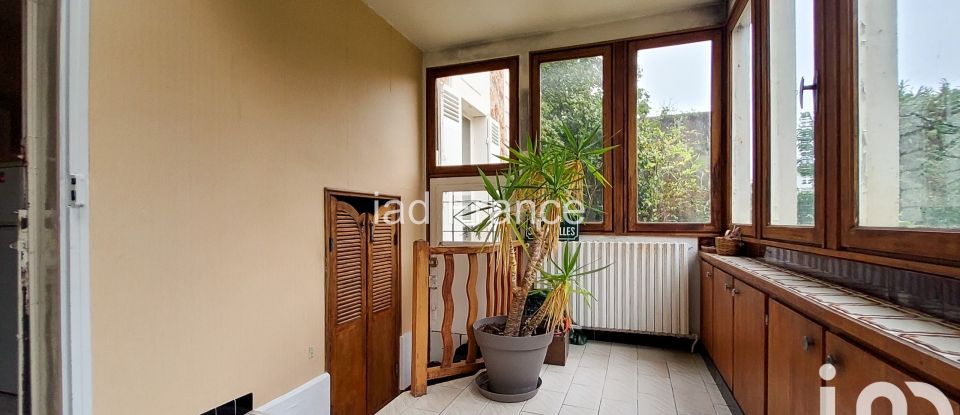 House 9 rooms of 160 m² in Vaucresson (92420)