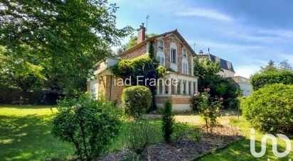 House 9 rooms of 160 m² in Vaucresson (92420)