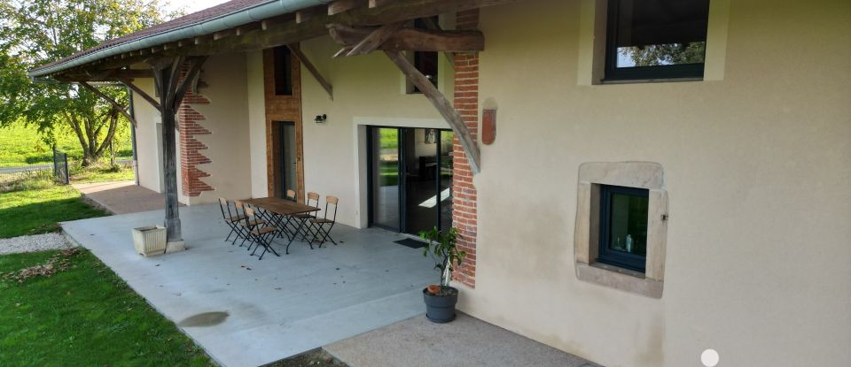 Ferme 8 pièces de 215 m² à Saint-Genis-sur-Menthon (01380)