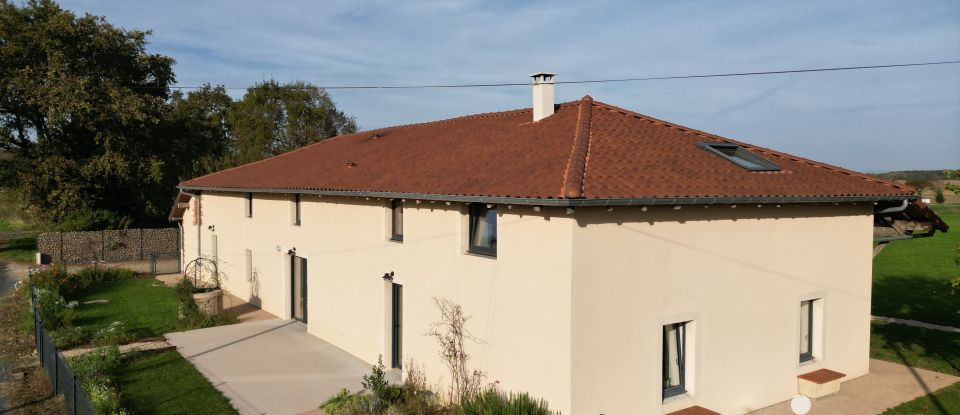 Ferme 8 pièces de 215 m² à Saint-Genis-sur-Menthon (01380)