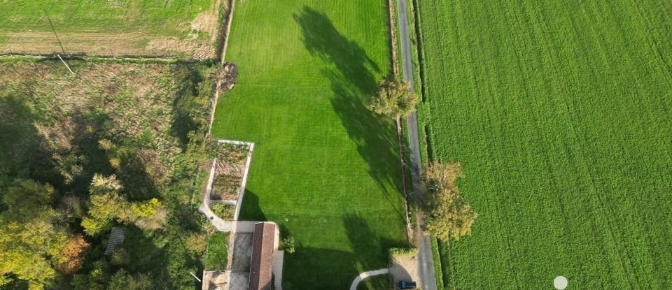 Ferme 8 pièces de 215 m² à Saint-Genis-sur-Menthon (01380)