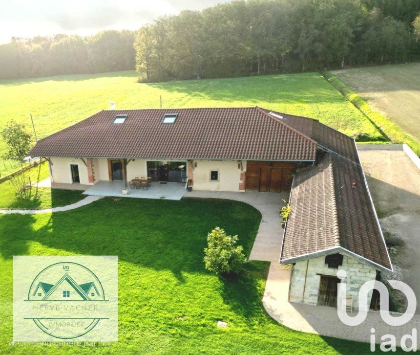 Ferme 8 pièces de 215 m² à Saint-Genis-sur-Menthon (01380)