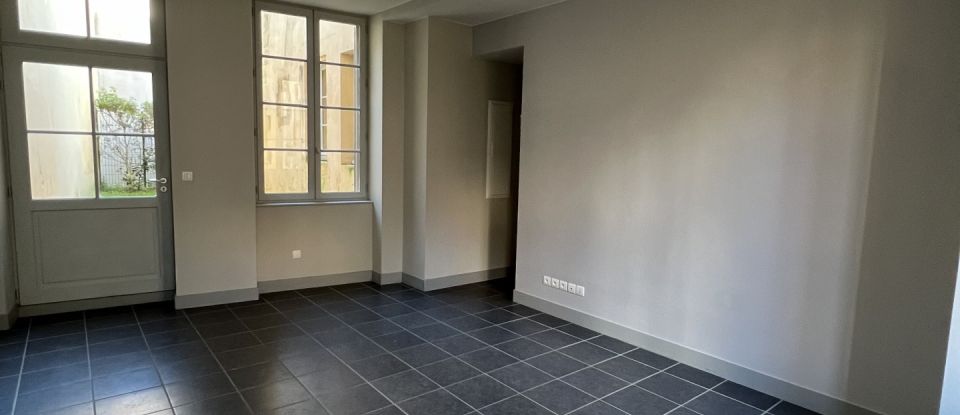 Appartement 3 pièces de 65 m² à La Rochelle (17000)