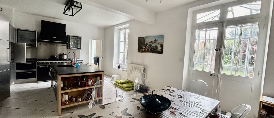 House 11 rooms of 375 m² in Saint-Chéron (91530)