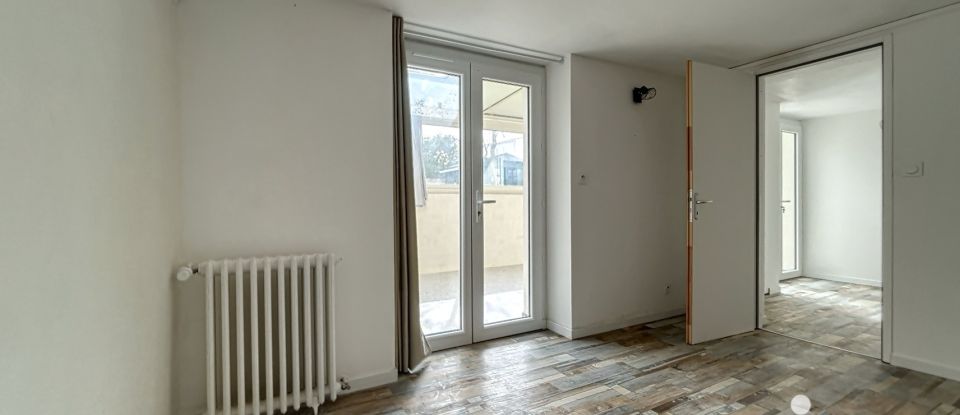 House 5 rooms of 96 m² in Périgny (17180)