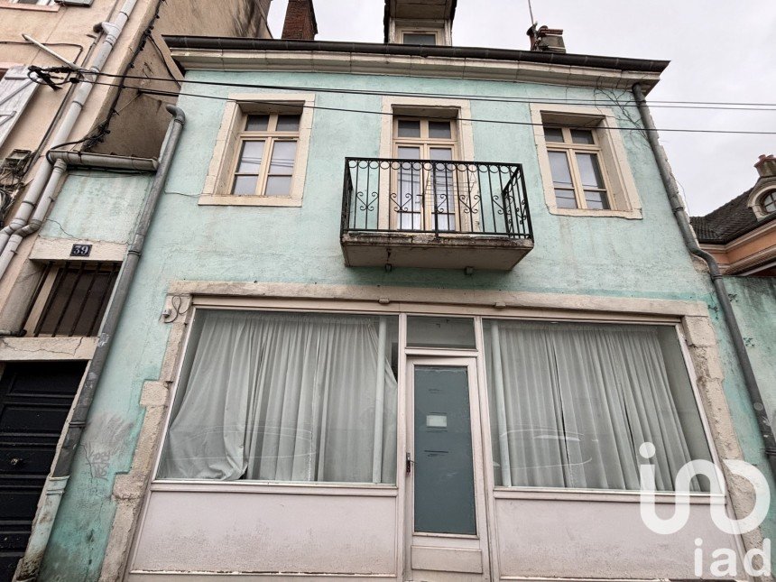 Building in Chalon-sur-Saône (71100) of 240 m²