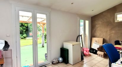 House 6 rooms of 111 m² in Champs-sur-Marne (77420)