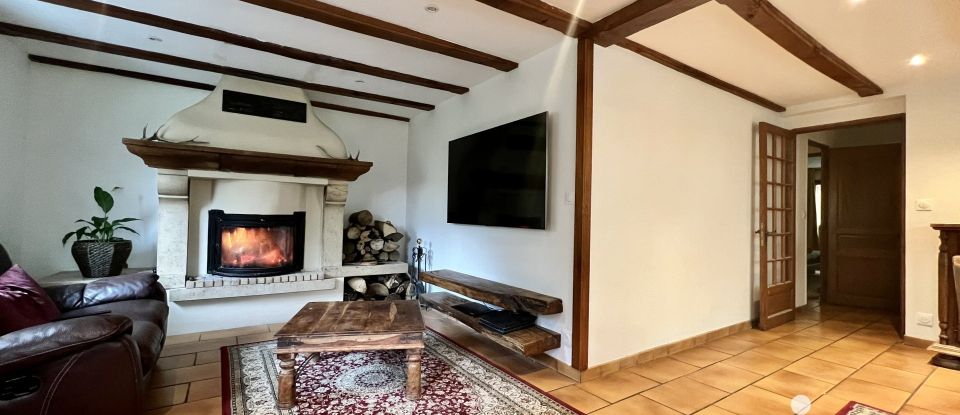 Maison de campagne 5 pièces de 157 m² à Menthonnex-en-Bornes (74350)