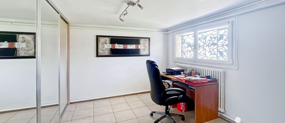 Traditional house 7 rooms of 210 m² in Montfermeil (93370)