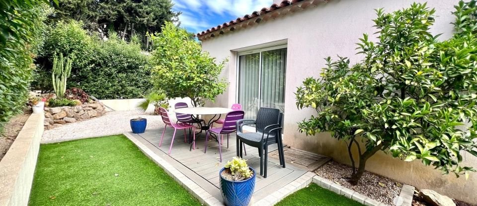 House 7 rooms of 140 m² in Six-Fours-les-Plages (83140)