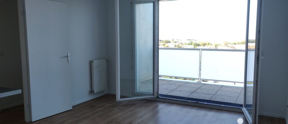 Apartment 3 rooms of 62 m² in Cenon (33150)