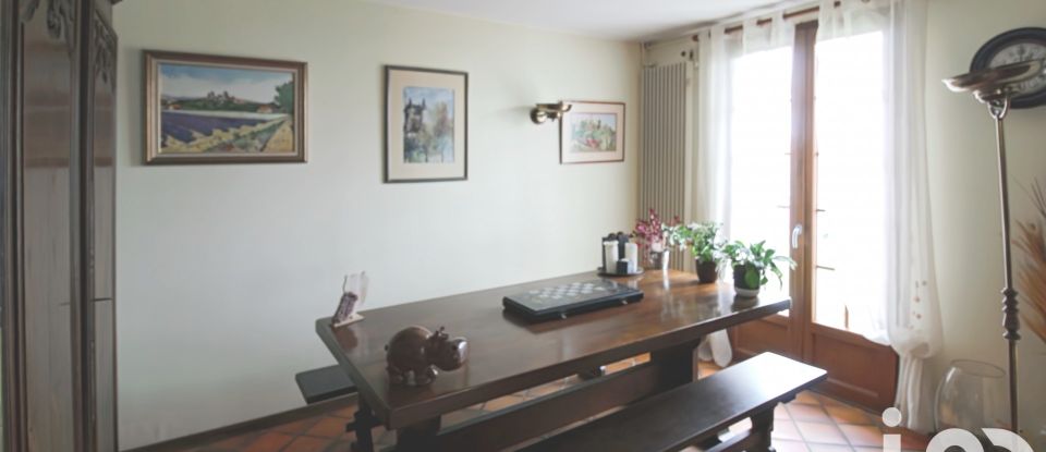 Traditional house 6 rooms of 139 m² in Férolles-Attilly (77150)