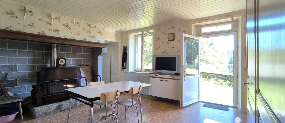 Maison 8 pièces de 90 m² à Saint-Pardoux-d'Arnet (23260)