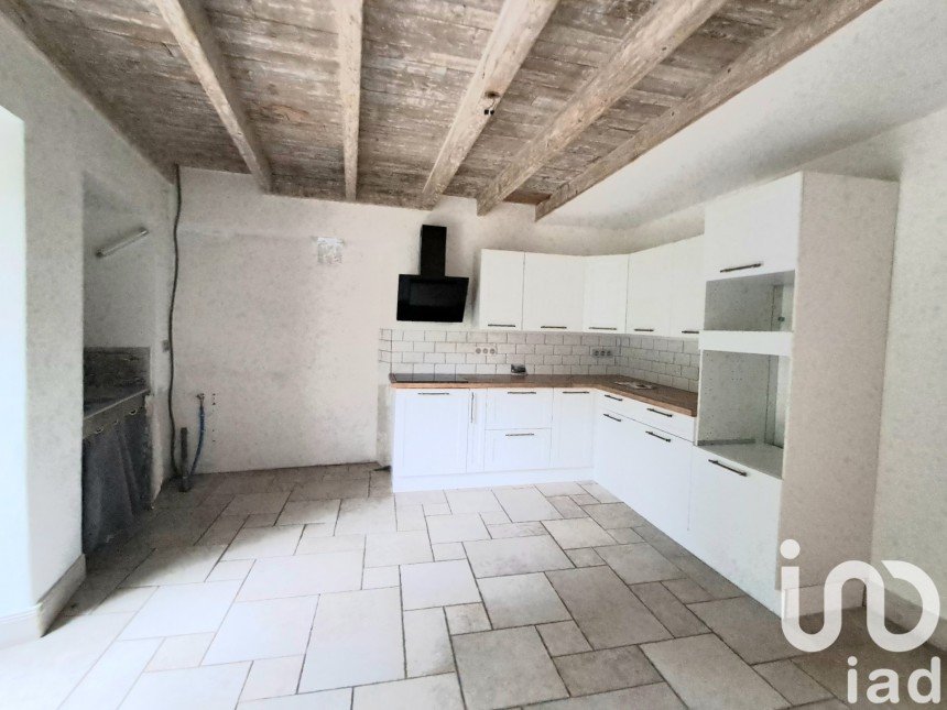 Village house 3 rooms of 94 m² in Beaurières (26310)