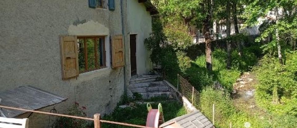 Village house 3 rooms of 94 m² in Beaurières (26310)