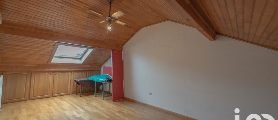 Maison traditionnelle 6 pièces de 210 m² à Mainvillers (57380)