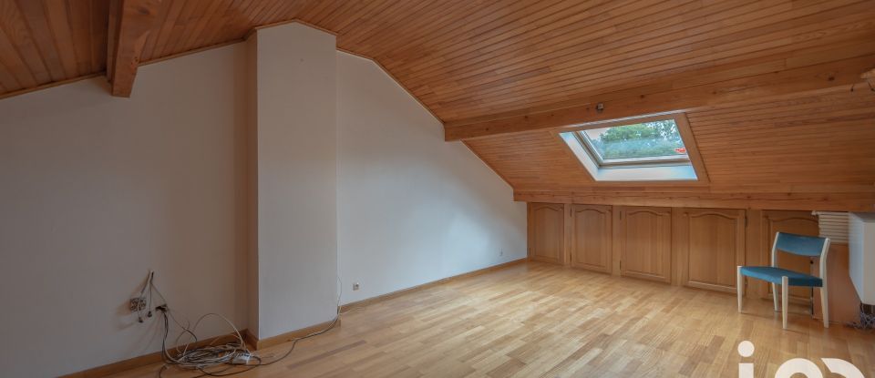 Maison traditionnelle 6 pièces de 210 m² à Mainvillers (57380)