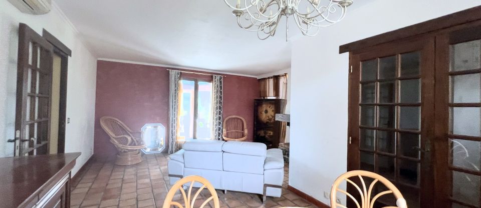 Traditional house 5 rooms of 140 m² in Villemolaque (66300)