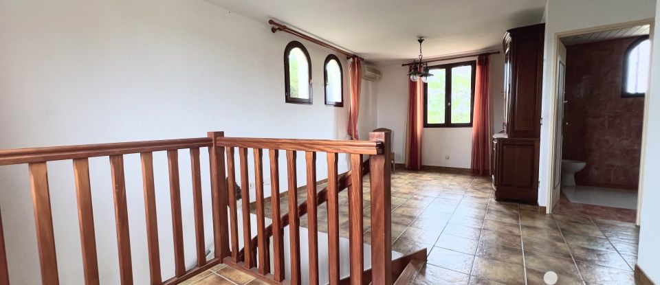 Traditional house 5 rooms of 140 m² in Villemolaque (66300)