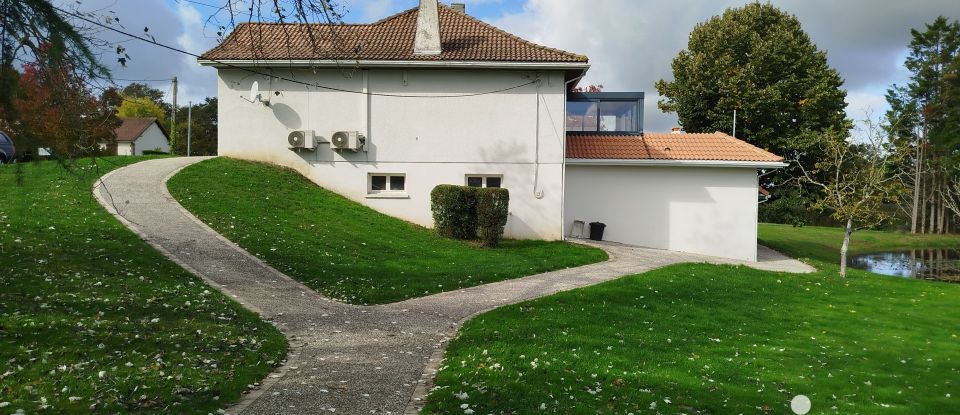 House 10 rooms of 136 m² in Boismé (79300)