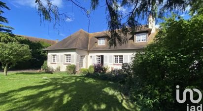 Maison traditionnelle 7 pièces de 195 m² à Port-en-Bessin-Huppain (14520)